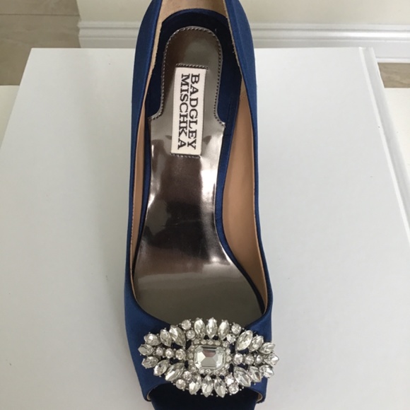 Badgley Mischka royal blue satin open toe pump size 7-7 1/2 - Picture 1 of 10